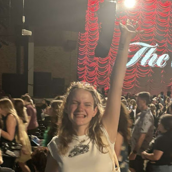 Meet your Posher, Kate - Picture 1 of 1